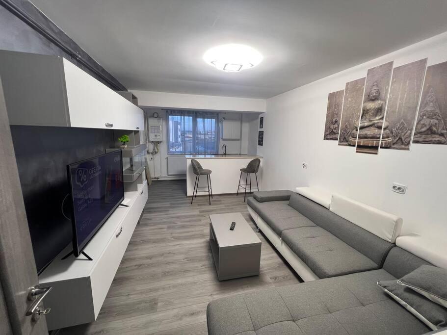 Lovely Flat With Bathtub 5 Mins From Center 克拉奥华 外观 照片